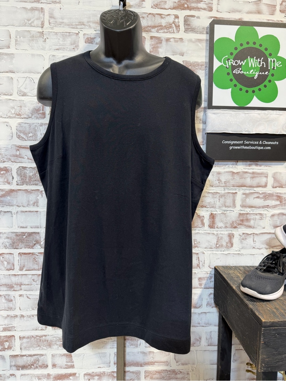 Classic Black Sleeveless Tank Top